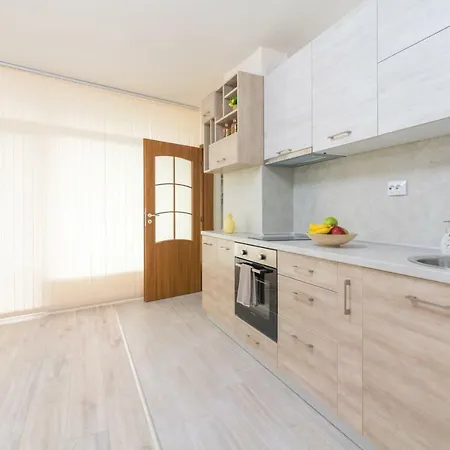 Domus Grand With Parking Apartmán